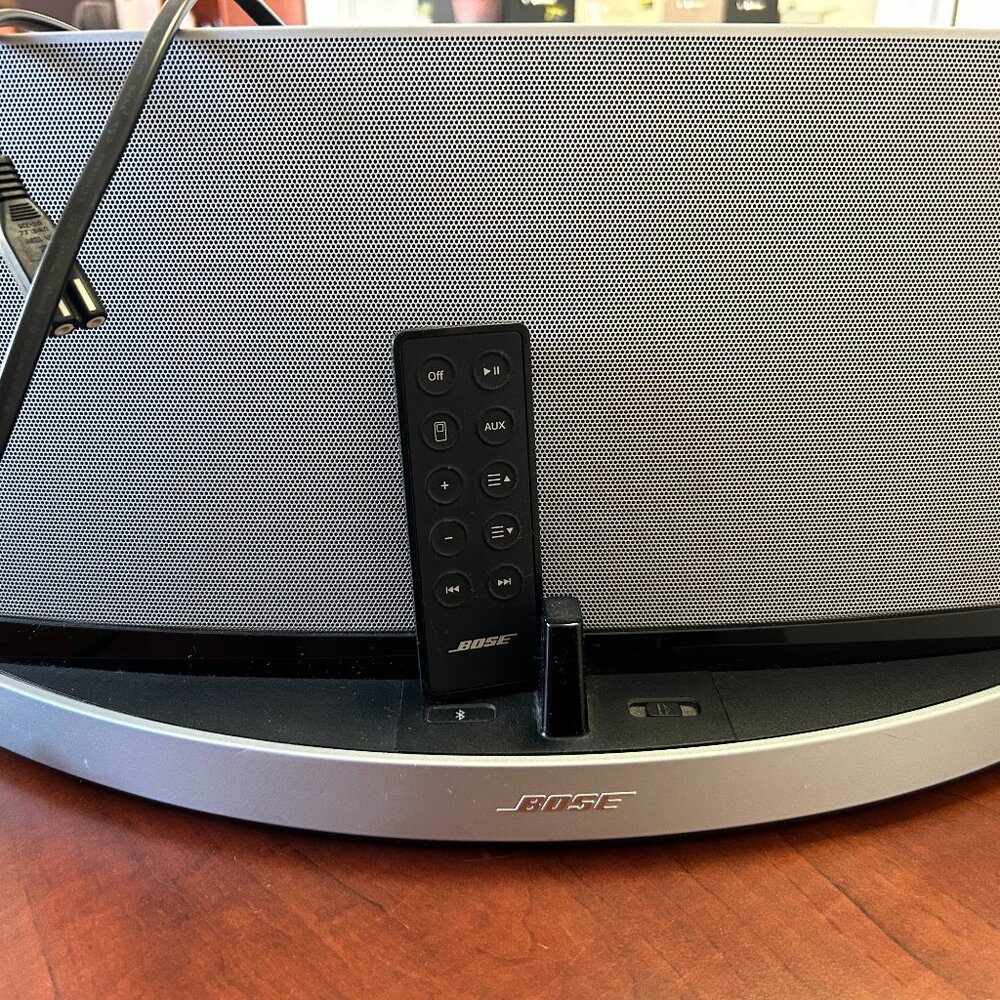 Bose Sounddock 10 Digital Music System with Remote & Bluetooth Dock